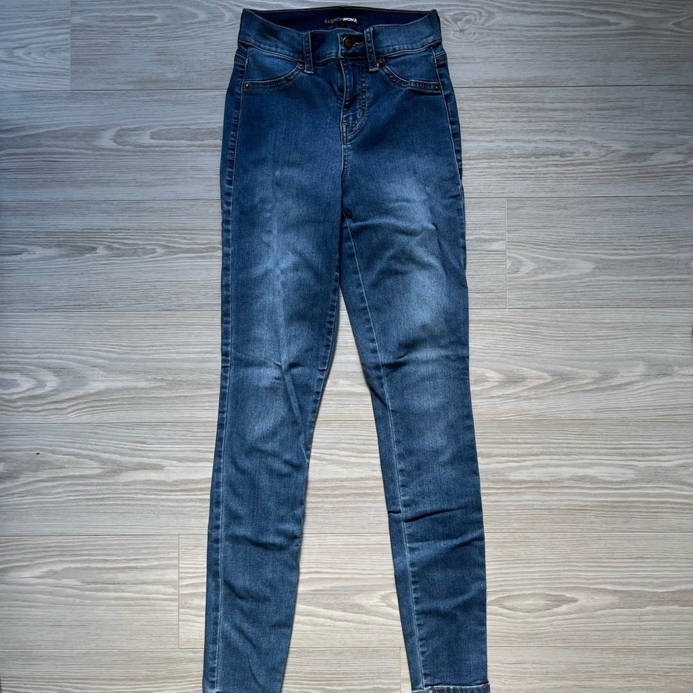 Fashion Nova skinny Jeans
